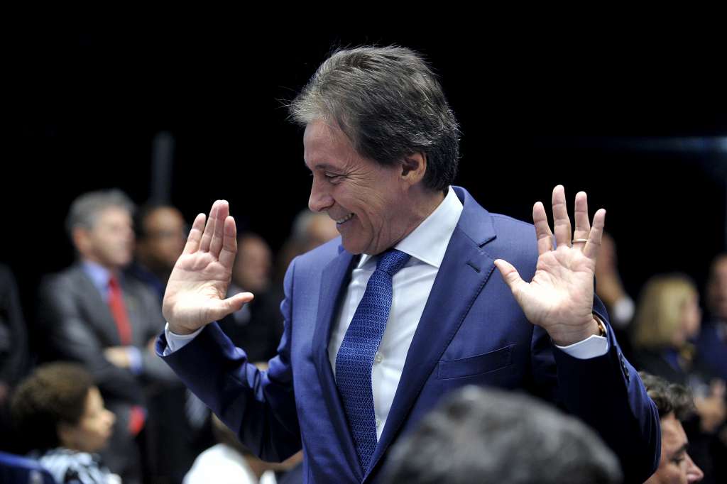Presidente do Senado assegura que "anistia ao caixa 2 "não está na pauta" da Casa