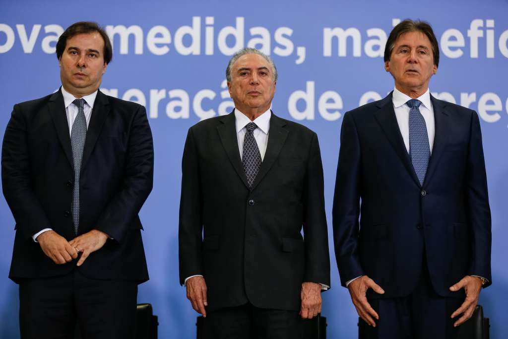 Maia e Eunicio na lista de investigados da PGR
