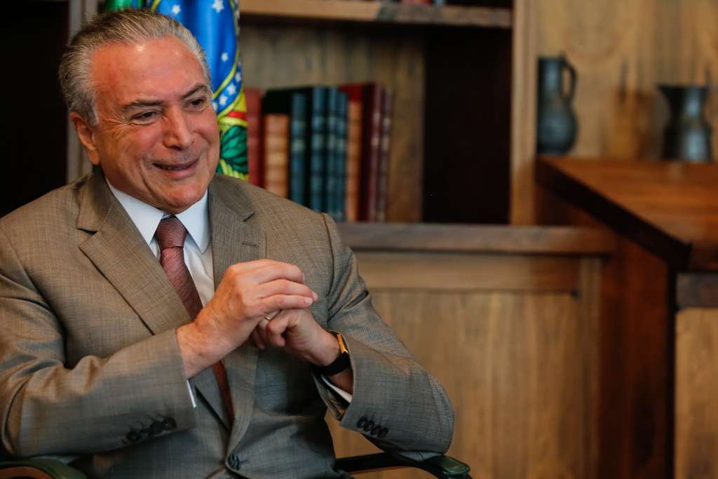 Municípios poderão parcelar dívidas com o INSS em até 200 vezes, afirma Temer