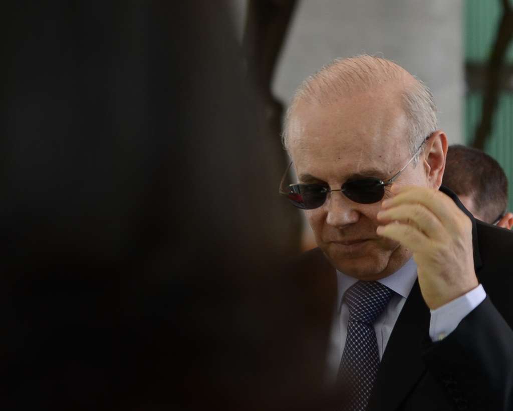 Dono da JBS afirma ainda que Mantega recebia e distribuía propinas a políticos do PT