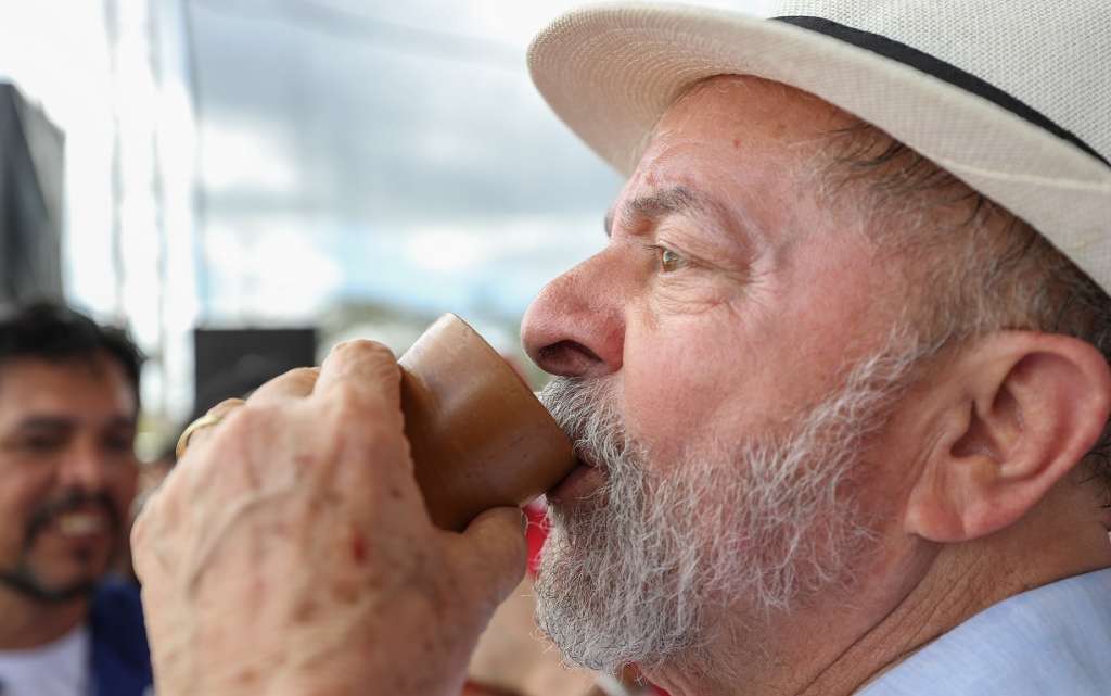 Responsáveis por Lava-Jato são 'canalhas', diz Lula na Paraíba