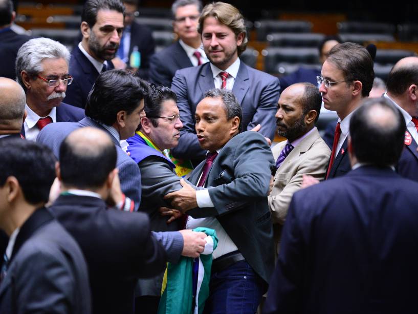 MPF denuncia 72 ex-deputados por farra das passagens