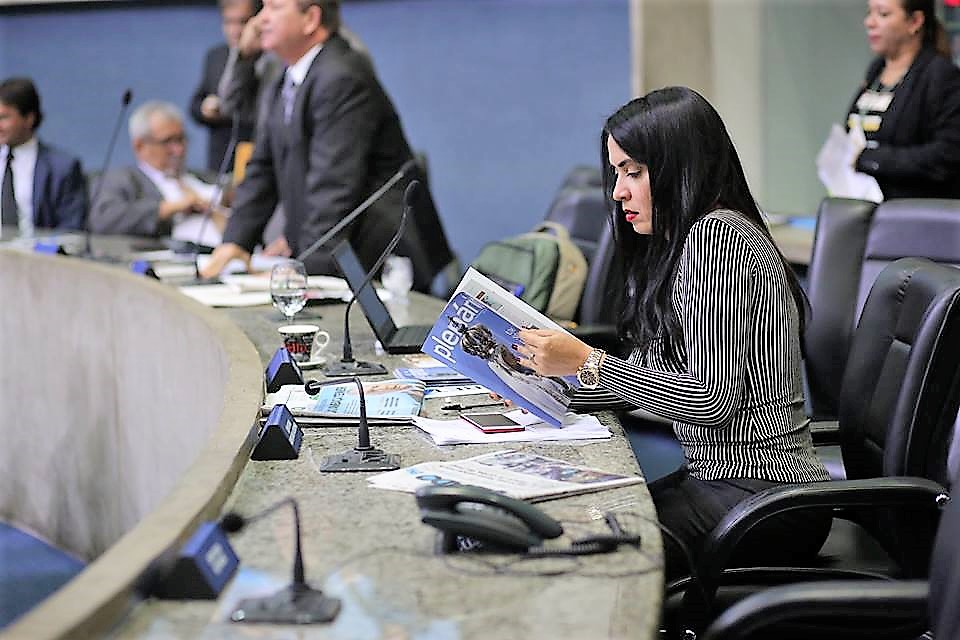 Deputada cria projeto visando benefício à crianças com deficiência física