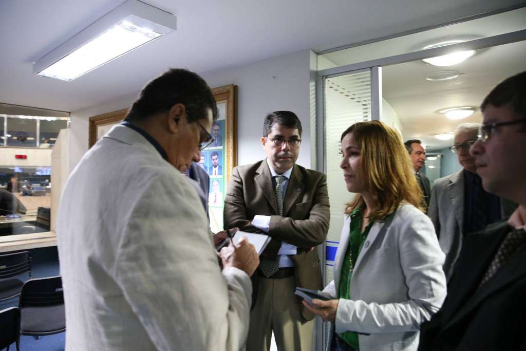 MPCE recebe nota do Sindicato dos Médicos contra a liberação de bebidas nos estádios