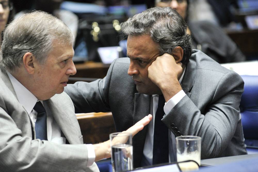 Lava-Jato / Tasso encurralado e pressionado pela opinião pública