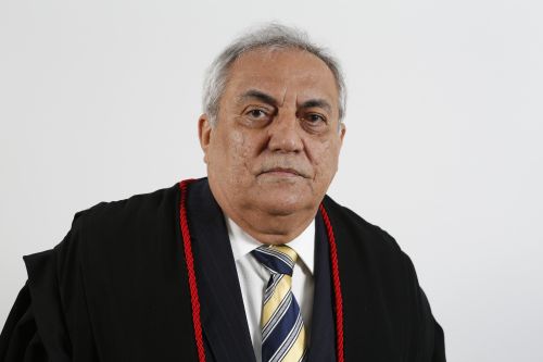 TJ-CE: Desembargador afastado na "Expresso 150" é punido por uso indevido de carro oficial