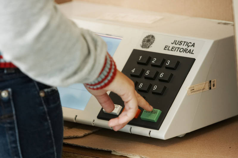 Eleições / Urna eletrônica é invadida em teste feito pelo TSE
