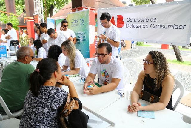 DECON-CE e OAB-CE realizam 5 mil atendimentos no 'Dia do Consumidor'