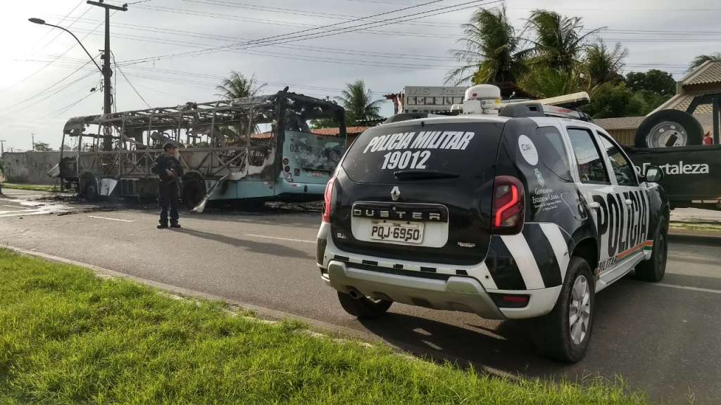Granada é achada em delegacia de Fortaleza no 4º dia de ataques