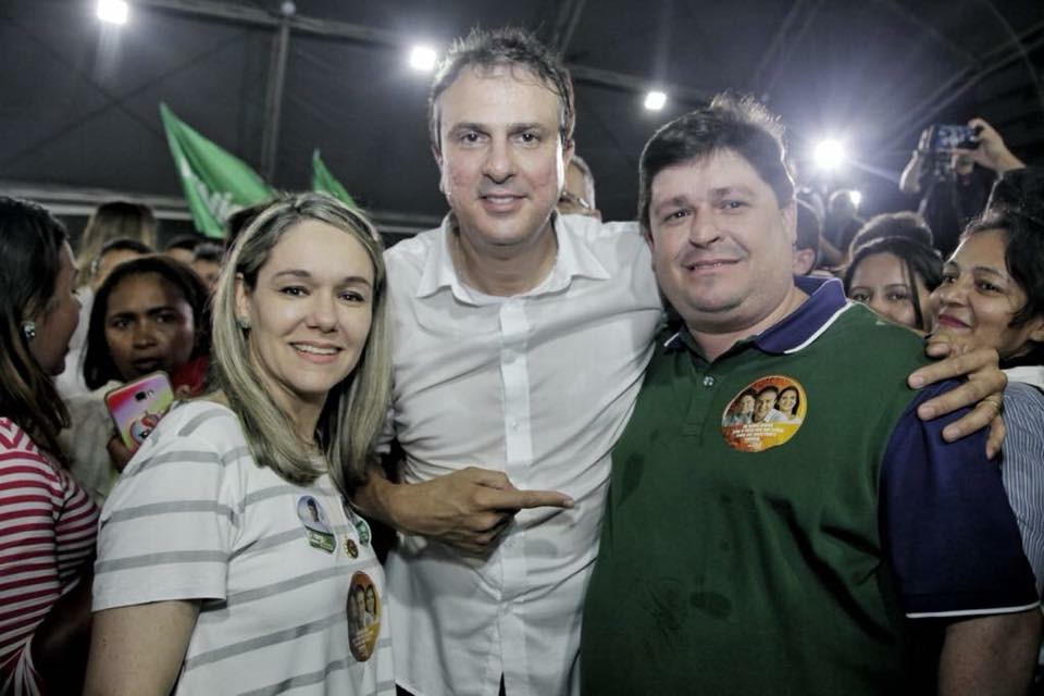 Eleições / Na reta final da campanha, candidatos intensificam busca de votos dos indecisos