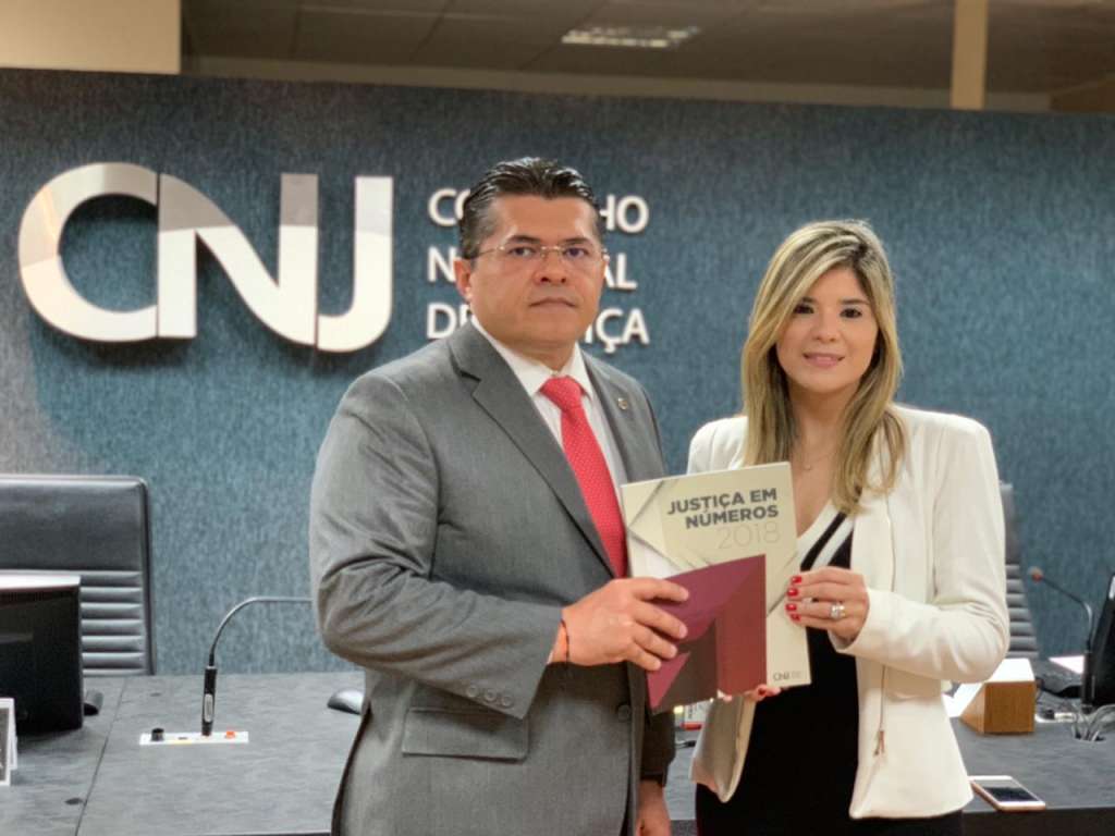 Eleições / Profª e Advogada Roberta Vasques candidata a OAB-CE define chapa