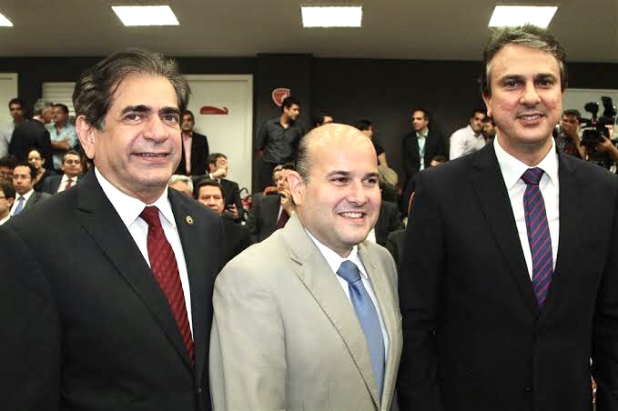 Gastos / Camilo Santana e Roberto Cláudio também elevarão seus salários a partir de 2019
