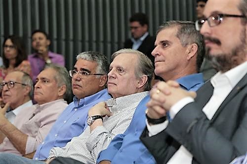 Política / Em nota, General nega desconforto entre Tasso Jereissati