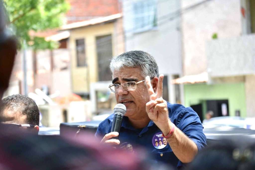 Senador eleito recusa auxílio moradia, auxílio mudança, carro oficial, além de outras regalias