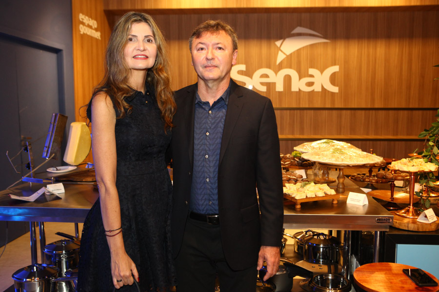 SENAC inaugura loja no shopping Rio Mar