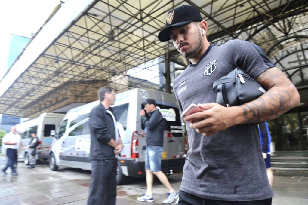 Esporte / Aquisição da ‘Cidade Vozão’ vai parar nos tribunais, torcida apreensiva
