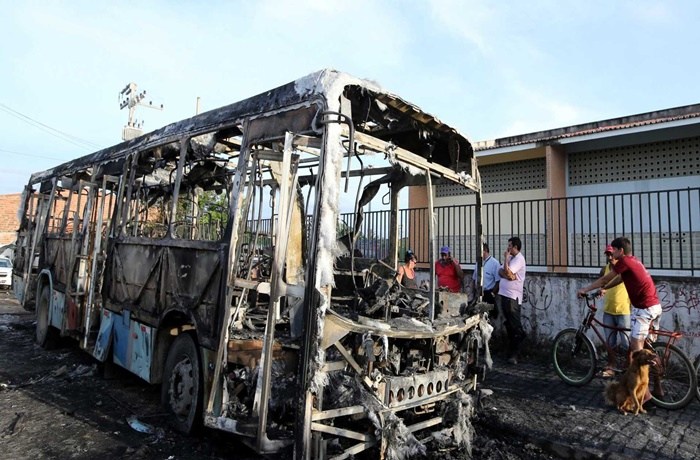 Ataques / Desde 2014, atentados criminosos contra ônibus já somaram prejuízos de R$ 29,5 milhões