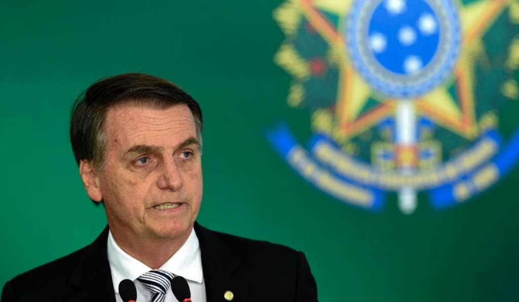 Segurança / Jair Bolsonaro libera R$: 12 milhões para compra de armas, coletes e viaturas no Ceará