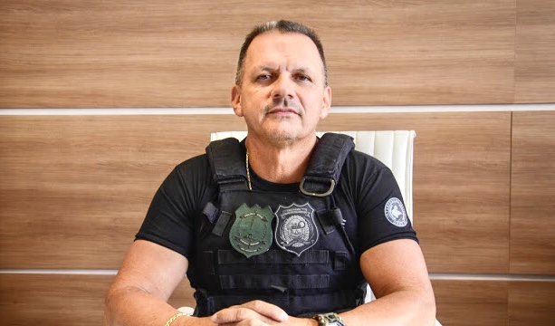 Secretário reconhece e revela que, há sim, presos separados por facções no Ceará