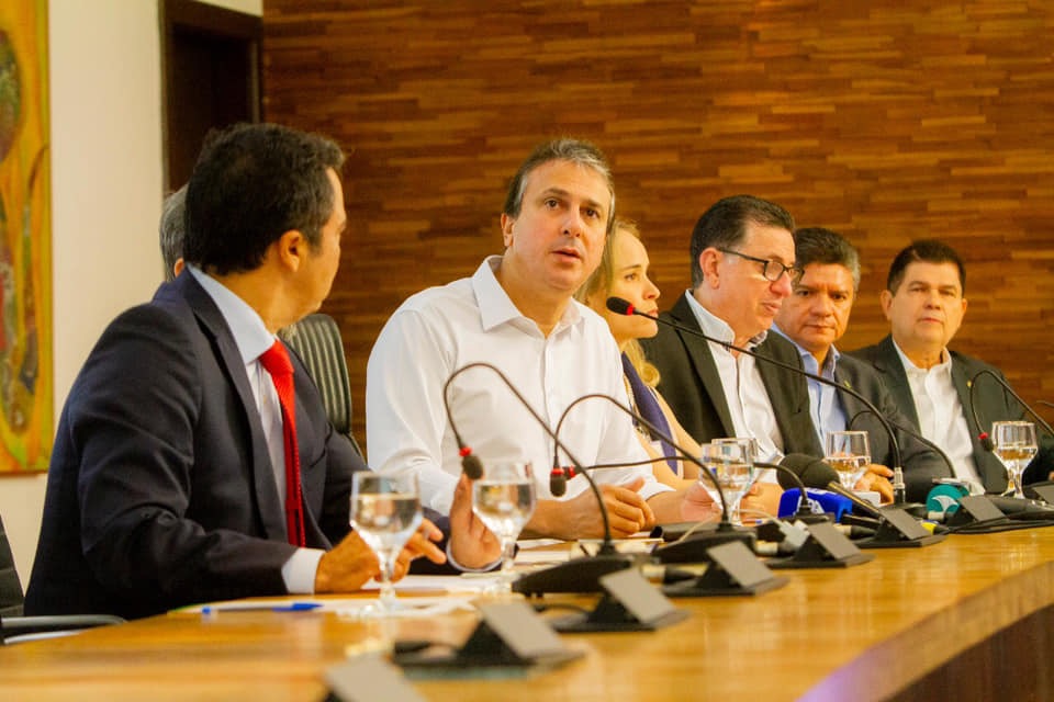 Governo do Ceará compra R$ 7,9 milhões em tornozeleiras para liberação de presos