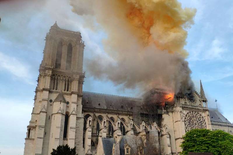 Doações para reconstruir Notre-Dame já supera os 10 bilhões de euros