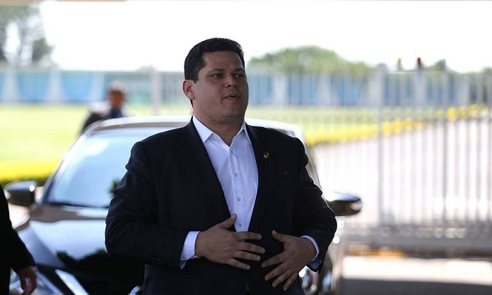 Alcolumbre recua e 'CPI da Lava Toga' será decida em plenário do senado