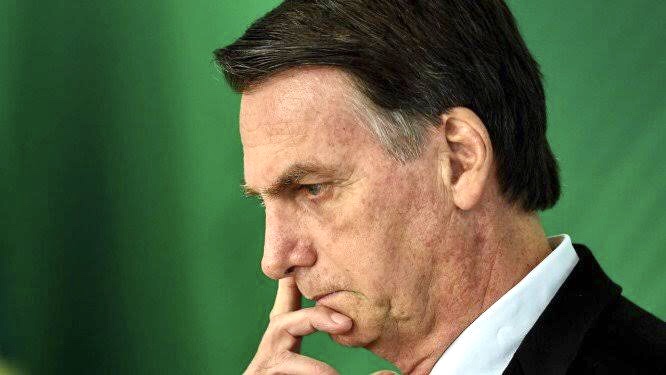 Bolsonaro ataca classe política, imprensa, já economia do país continua estagnada