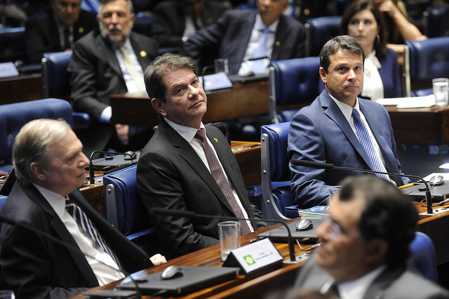 Cid, Tasso e Girão votam contra decreto das armas de Jair Bolsonaro (PSL)