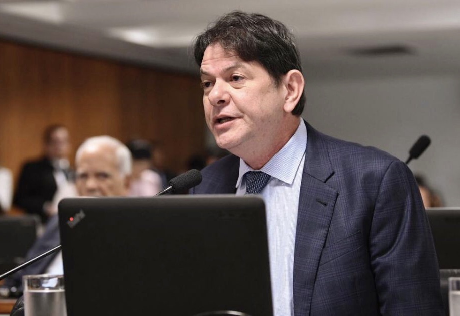 Cid Gomes (PDT) ataca Moro na CCJ e diz que o problema do Brasil não é o combate à corrupção