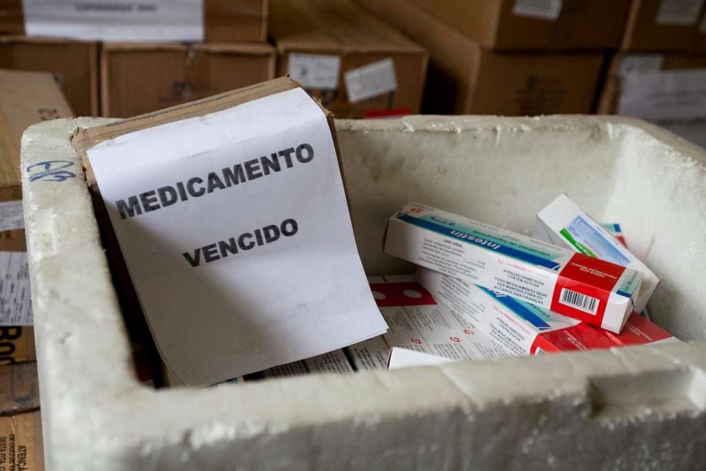 Prefeito de Paraipaba é denunciado por distribuir medicamento vencido à população