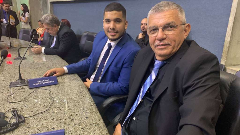 Deputados do PSL-CE pedem saída de Heitor Freire do comando do partido