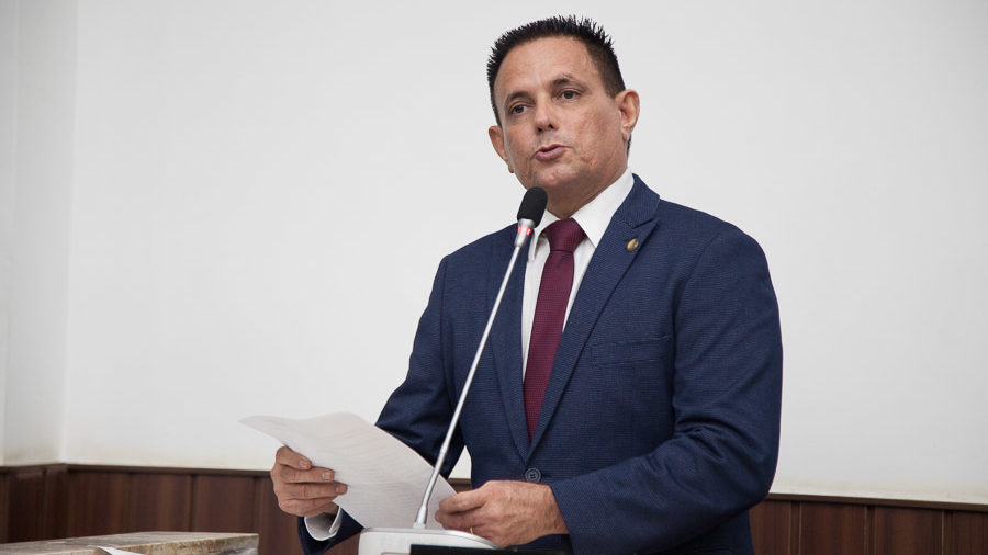 Vereador disponibiliza emenda que viabiliza recuperação de vias em Fortaleza