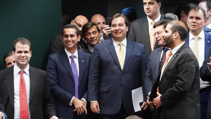 Cargos federais são distribuídos no Ceará, deputados iniciam apadrinhamentos em órgãos