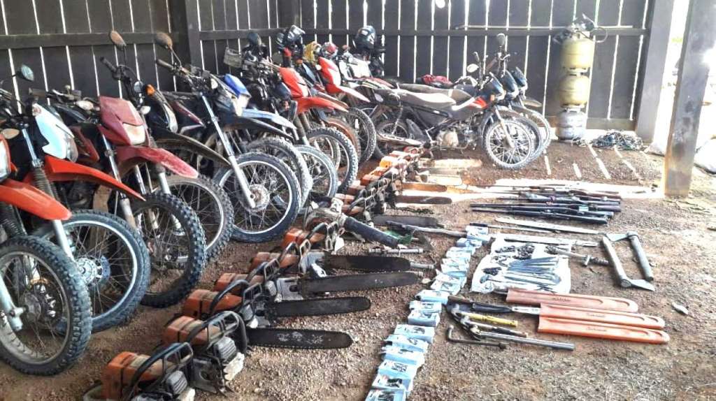 Grupo contratou motoqueiros armados e motosserras para desmatar e incendiar florestas