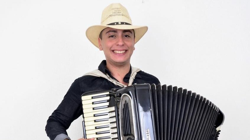 Jovem sanfoneiro de 22 anos é assassinado durante apresentação em bar