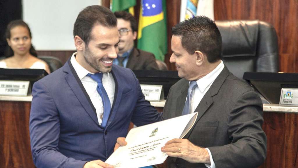 Nutricionistas e psicólogos são homenageados na Câmara Municipal de Fortaleza