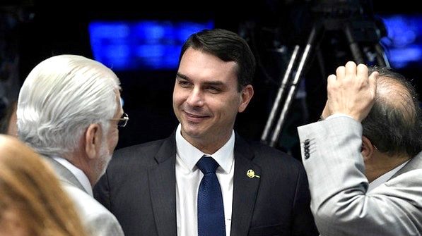 Flávio Bolsonaro manobra contra CPI da Lava Toga no Senado