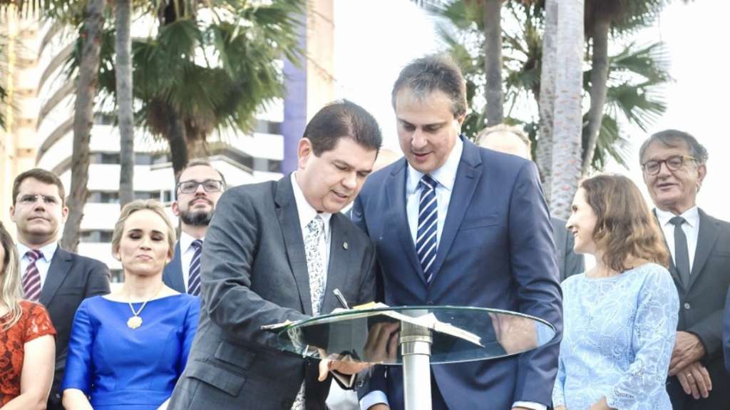 Governo revela rombo nas contas públicas e pede empréstimo milionário a bancos