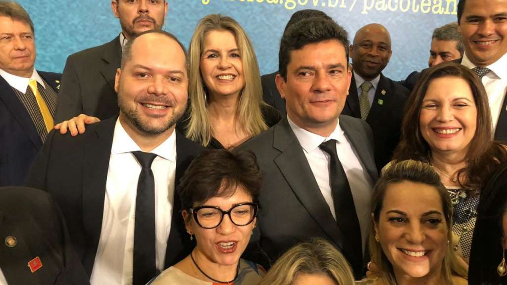 Autoridades participam do lançamento do 'Pacote Anticrime' do governo federal
