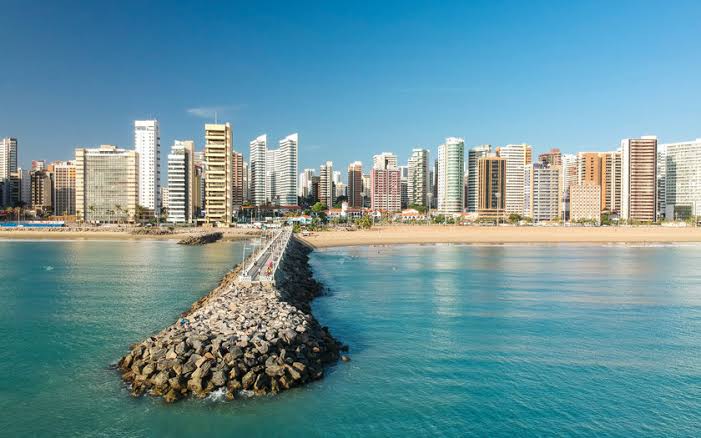Praia do Futuro e mais 10 praias voltam a estar própria para banhistas, diz SEMACE