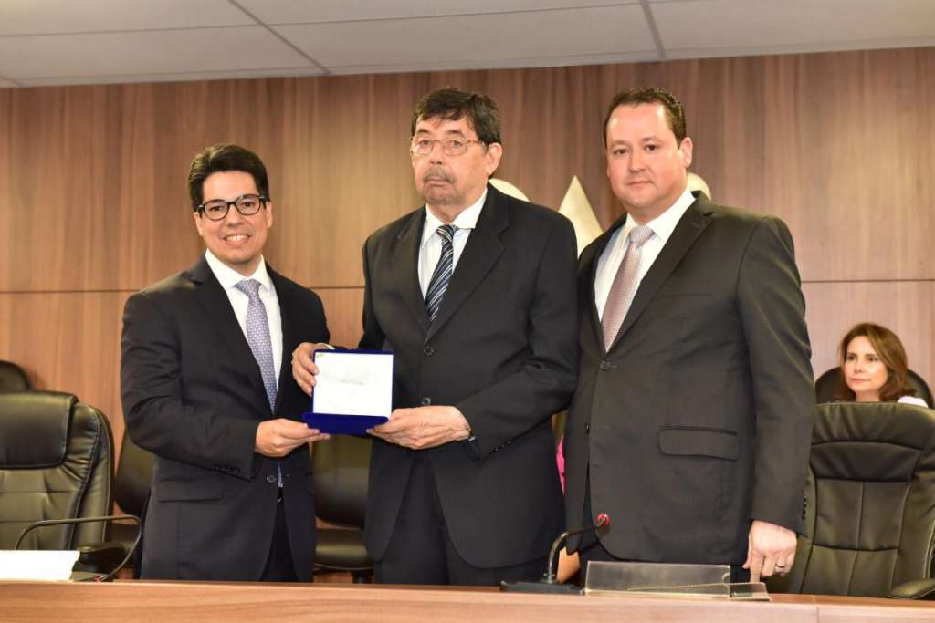 Escola de Advocacia comemora seu trintenário com solenidades e homenagens