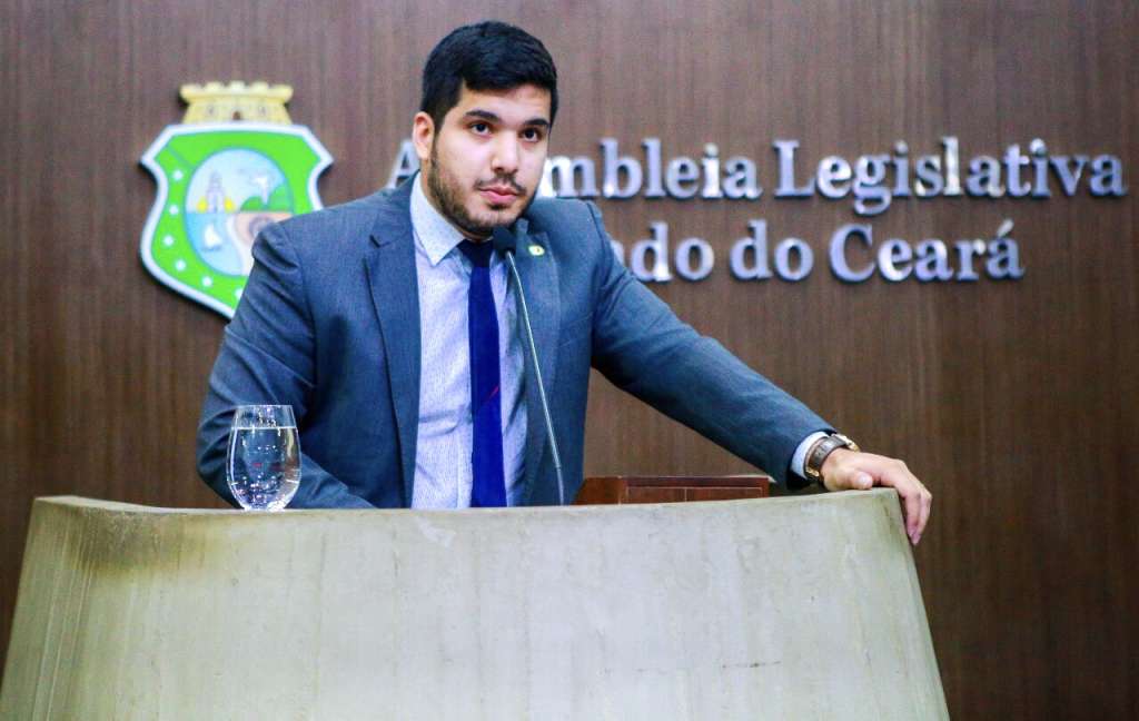 Projeto impede que condenados por estupro infantil possam exercer cargos públicos no Ceará