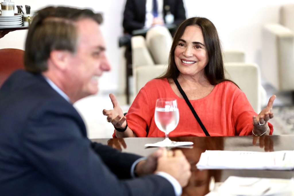 Regina Duarte é 'demitida' ao Vivo do Grupo Globo, atriz aceitou o cargo de Secretária de Cultura do governo Bolsonaro
