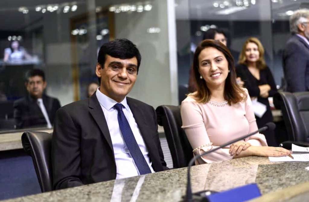 Prefeito de Caucaia é acusado de perseguição política para eleger esposa Deputada Estadual