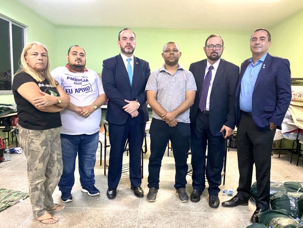 Comissão da OAB tenta intermediar acordo após paralisação de policiais militares
