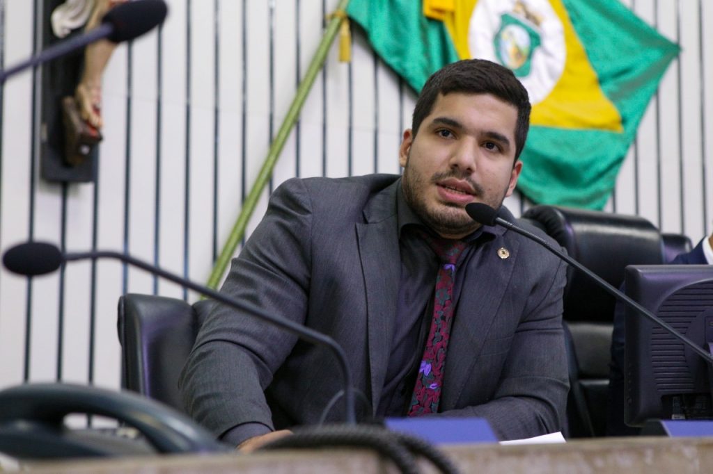 Projeto obriga que  pais de alunos compareçam às reuniões em escolas da rede pública
