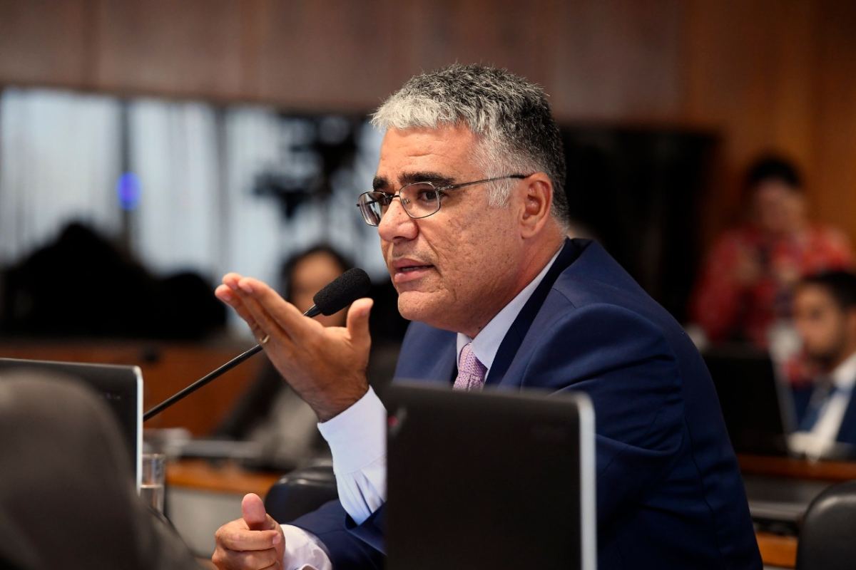 Senador cearense pede a imediata reabertura das Escolas no Ceará