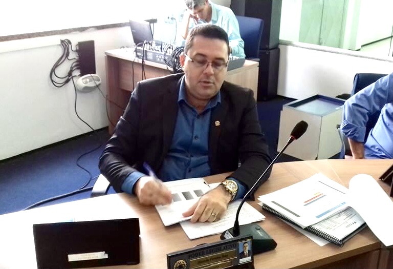 Prefeito de São Gonçalo do Amarante-Ce tem live invadida enquanto dialogava com comerciantes