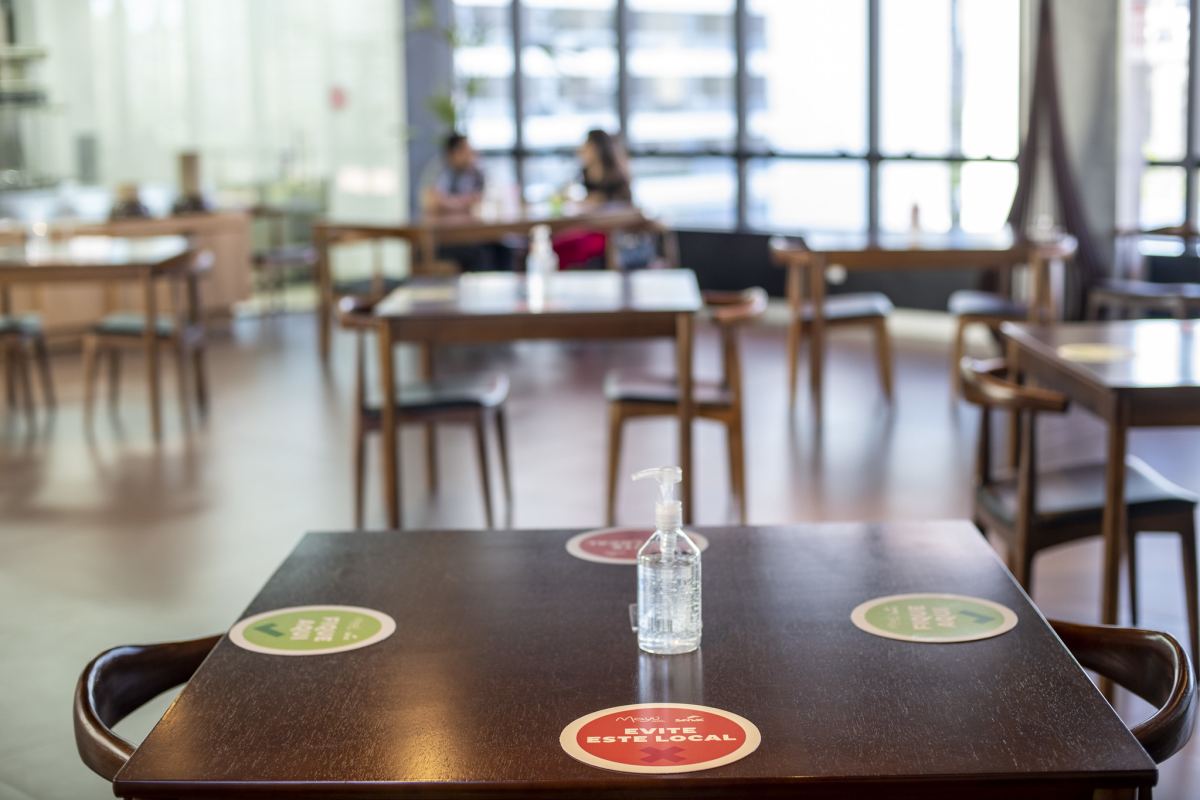 E-book esclarece leis e decretos destinados aos setores de restaurantes e eventos