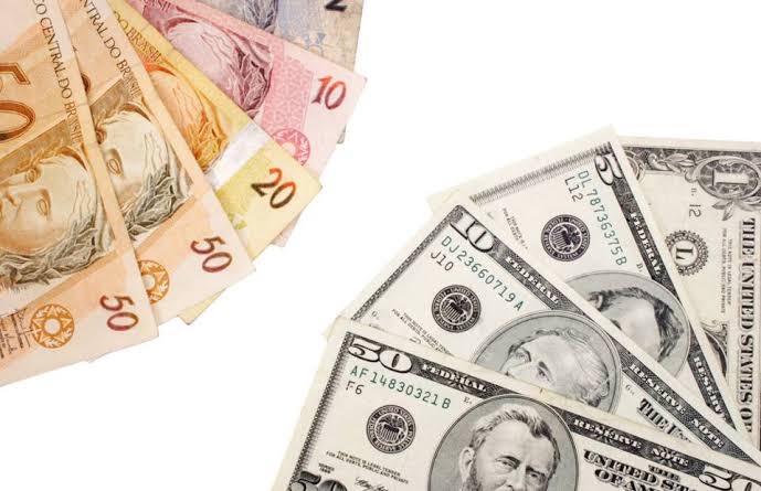 Dólar estaria cotado abaixo de R$ 5,00 se Brasil tivesse acompanhado indicadores de países vizinhos